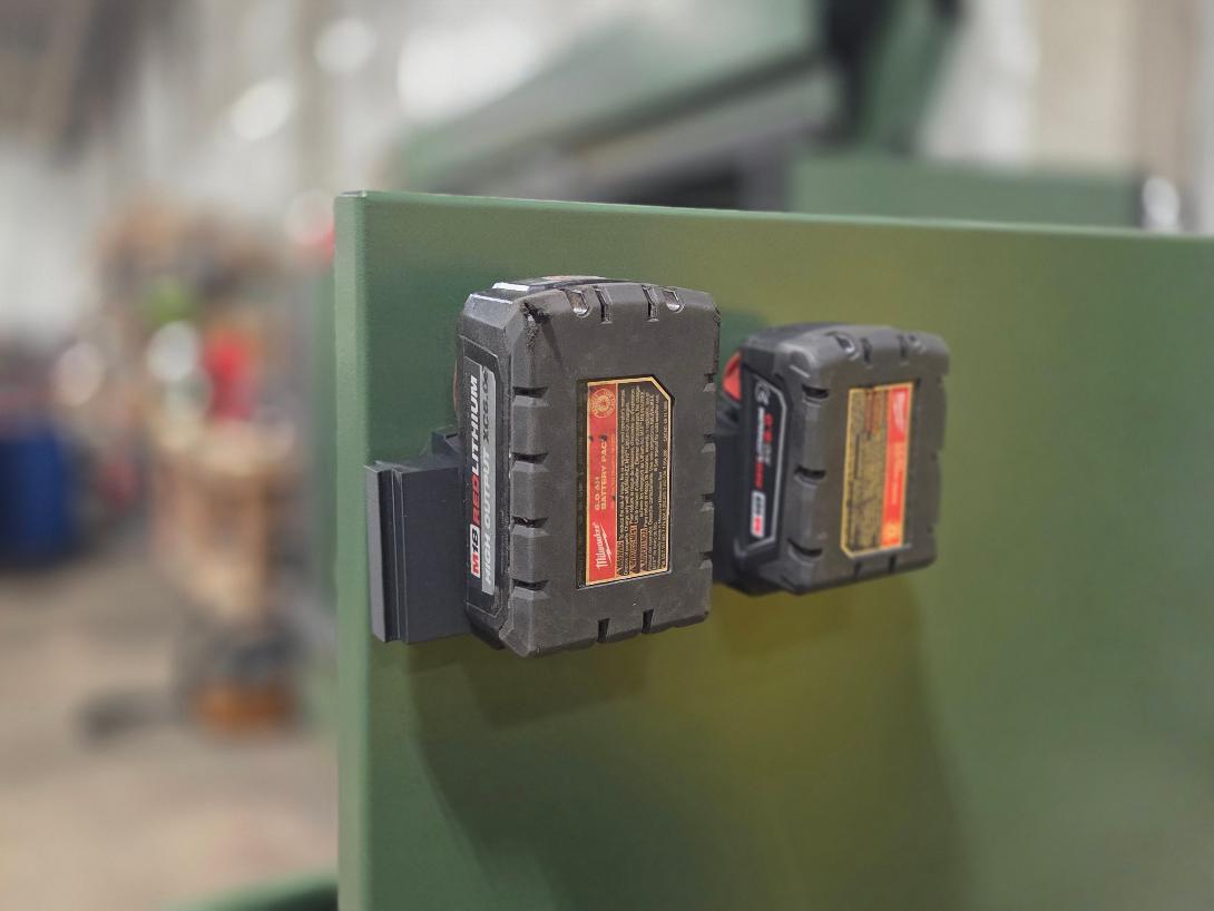 Magnetic Milwaukee M18 Battery Holder